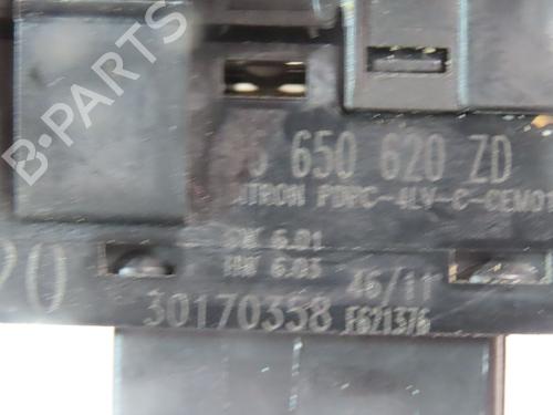 Used Left front window switch PEUGEOT 5008 (0U_, 0E_) 1.6 HDi (112 hp) 29137188