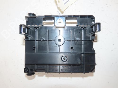 Used Fuse box Fuse box 37649733 37649733