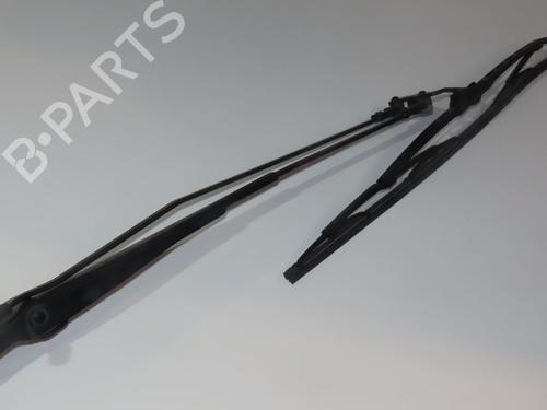 Used Front windshield wiper arm TOYOTA AYGO (_B1_) 1.0 (KGB10_, KGB10R) (68 hp) 29901729