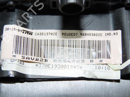Driver airbag PEUGEOT 5008 (0U_, 0E_) 1.6 HDi | BP23161803C9 