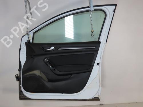 Used Right front door RENAULT MEGANE IV Hatchback (B9A/M/N_) 1.5 Blue dCi 115 (B9A6) (116 hp) 28445670