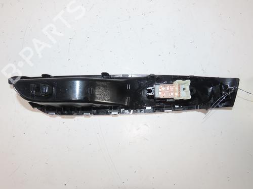 Used Right rear window switch Right rear window switch 39251233 39251233
