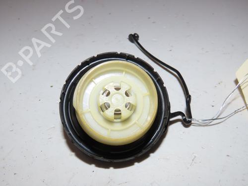 Used Fuel flap TOYOTA YARIS (_P13_) 1.0 (KSP130_, KSP130) (69 hp) 27992852