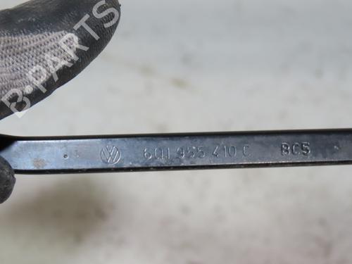 Used Front windshield wiper arm VW POLO (9N_, 9A_) 1.6 16V (105 hp) 24490167