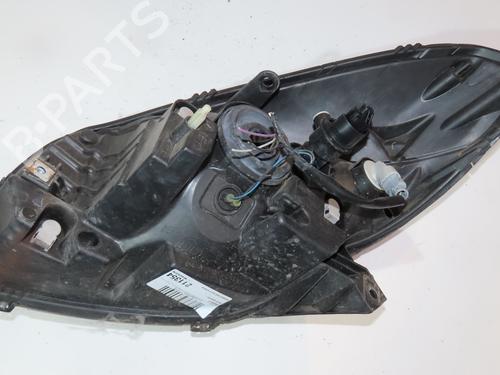 Used Right headlight DACIA SANDERO 1.5 dCi (88 hp) 28121153