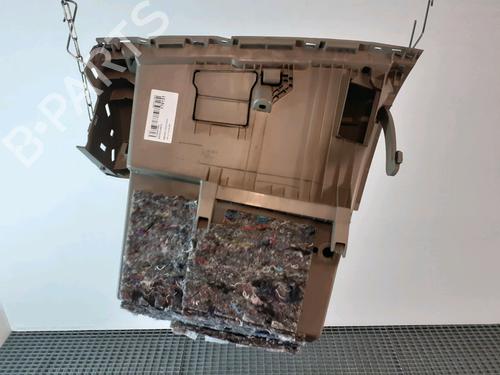 Used Glove box RENAULT CLIO III (BR0/1, CR0/1) 1.5 dCi (BR0H, CR0H, CR1S, BR1S) (106 hp) 9027936