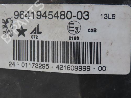 Used Right front fog light PEUGEOT 407 (6D_) 1.6 HDi 110 (6D9HZC, 6D9HYC) (109 hp) 27666372