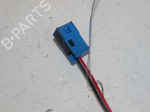 Używane Zamek drzwi tylnych lewych MERCEDES-BENZ C-CLASS (W203) C 200 CDI (203.007) (122 hp) 30916509