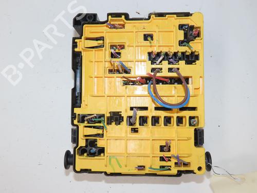 Used Fuse box Fuse box 38410384 38410384