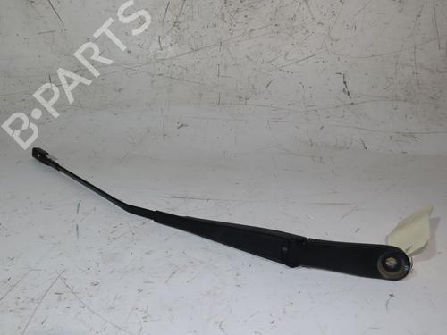 Used Front windshield wiper arm AUDI Q2 (GAB, GAG) 35 TDI (150 hp) 19726140