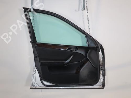Used Left front door Left front door MERCEDES-BENZ C-CLASS (W203) C 220 CDI (203.008) (150 hp) 39893453 39893453