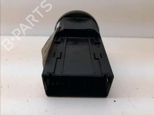 Used Headlight switch VW POLO IV (9N_, 9A_) 1.9 TDI (130 hp) 9006825