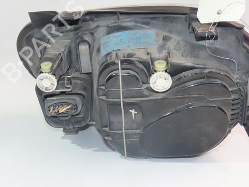 Used Right headlight VW GOLF IV (1J1) 1.4 16V (75 hp) 26570937