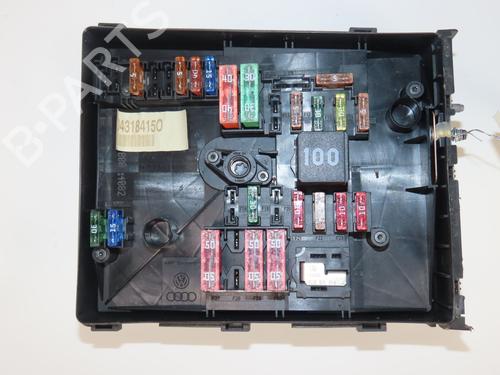Fuse box VW GOLF VI (5K1) 2.0 TDI | BP30187768E1 