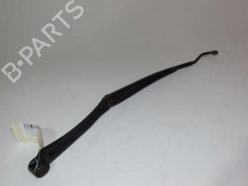 Used Front windshield wiper arm Front windshield wiper arm 18125154 18125154