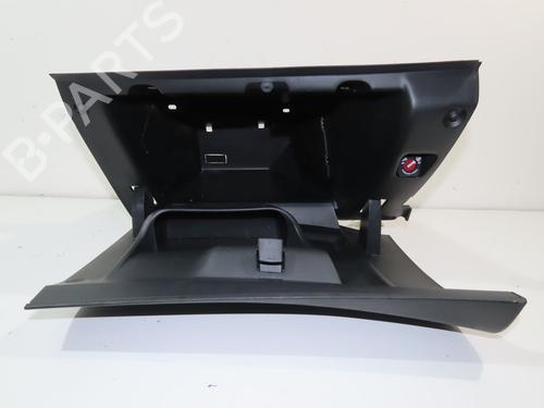 glove-box-peugeot-2008-i-cu_-12-puretech-82-96738112zd-2013-16188821 main image