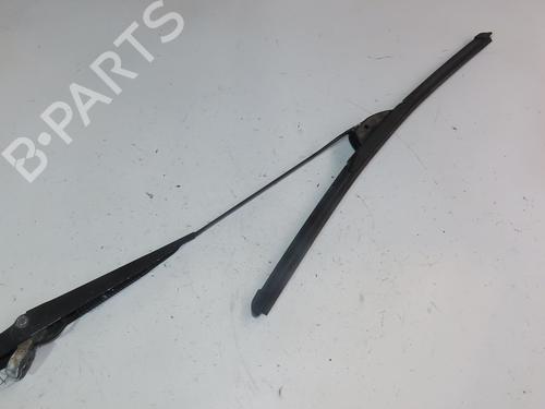 Used Front windshield wiper arm NISSAN PICK UP (D22) 2.5 TD 4WD (103 hp) 26405239