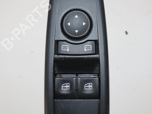 Used Left front window switch RENAULT MEGANE III Coupe (DZ0/1_) 1.5 dCi (DZ0A) (86 hp) 31277350