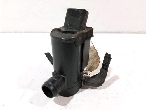 Used Washer pump Washer pump TOYOTA COROLLA Verso (_E12_) 2.0 D-4D (CDE120_, CDE120R) (90 hp) 14901689 14901689
