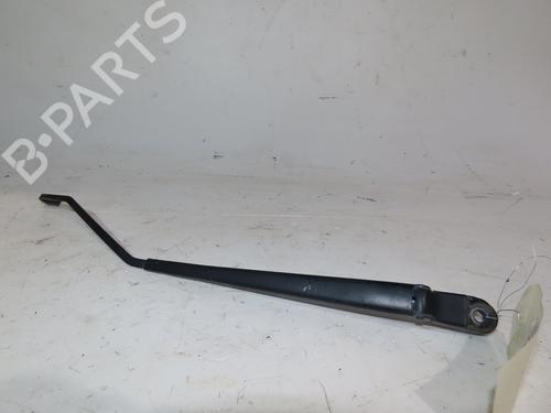 Used Front windshield wiper arm PEUGEOT 306 Hatchback (7A, 7C, N3, N5) 2.0 HDI 90 (90 hp) 23165441