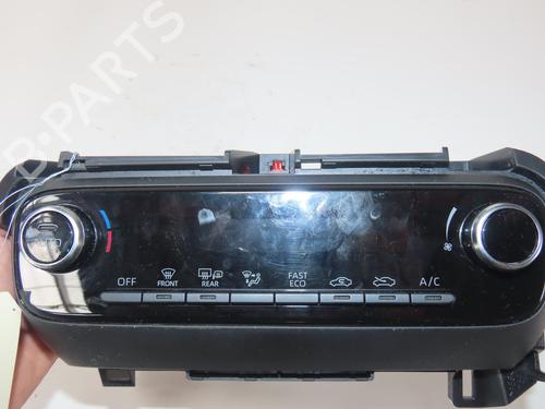 climate-control-toyota-yaris-_p21_-_pa1_-_ph1_-2020-37186385 main image