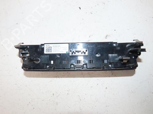 climate-control-audi-a3-sportback-8ya-8yf-2019-39937227 main image