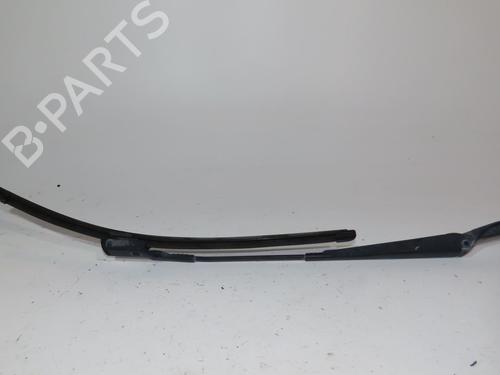 Used Front windshield wiper arm VW POLO (9N_, 9A_) 1.4 TDI (70 hp) 24302773
