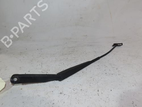 Used Front windshield wiper arm VW POLO IV (9N_, 9A_) 1.4 TDI (70 hp) 19791549