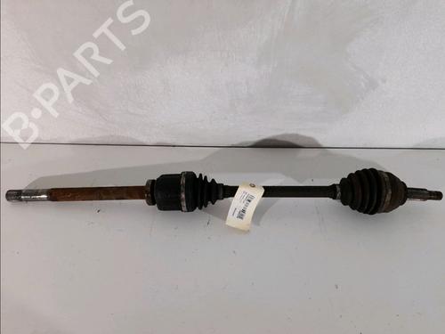 Used Right front driveshaft OPEL VIVARO A Van (X83) 2.0 CDTI (F7) (114 hp) 13301724