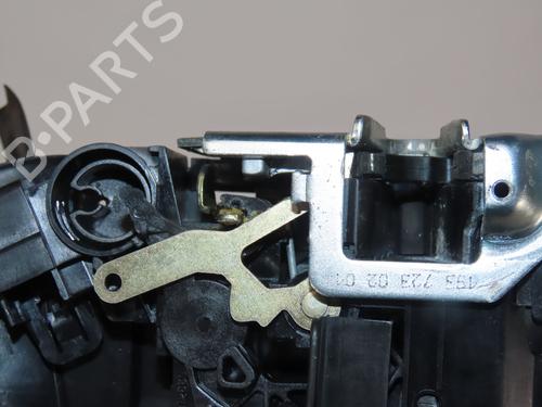 Serrure avant gauche CHRYSLER CROSSFIRE Roadster 3.2 (218 hp) 32100102