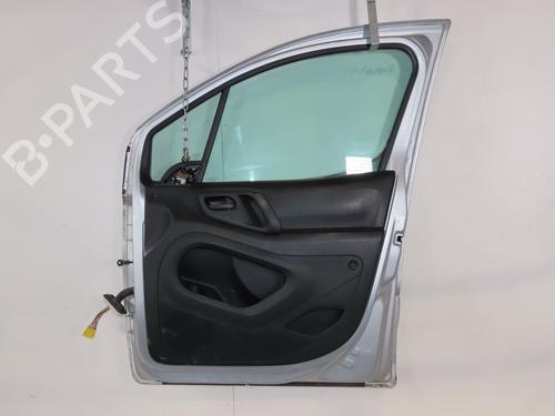 Used Right front door Right front door 37705756 37705756