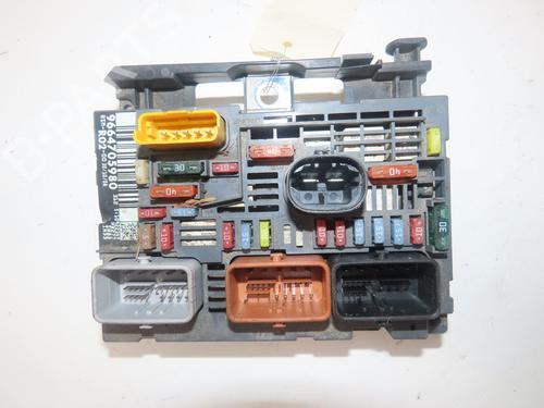 Fuse box CITROËN C5 III (RD_) 2.0 HDi (RDRHD8, RDRHDJ, RDRHR8, RDRHRJ) | BP38276206E1 - Image 3