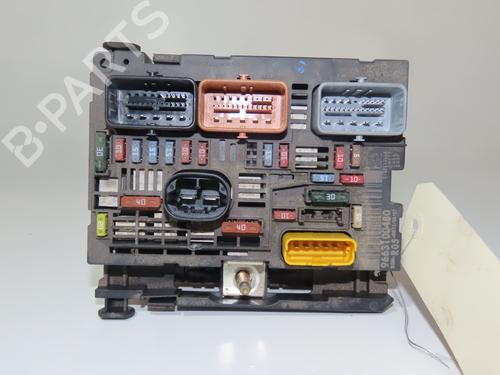 Used Fuse box PEUGEOT 308 I (4A_, 4C_) 1.6 HDi (109 hp) 17738921