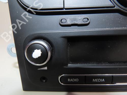 Used Radio RENAULT TWINGO III (BCM_, BCA_) 1.0 SCe 65 (BCMJ) (65 hp) 20162857