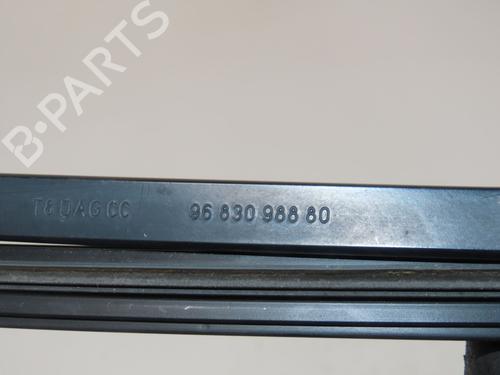 Used Front windshield wiper arm PEUGEOT 3008 I MPV (0U_) 2.0 HDi 150 / BlueHDi 150 (150 hp) 24832967