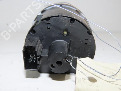 Used Headlight switch MAN TGE Van 2.0 TDI (01V, 03V, 36V, UYB, UYC, UYD) (140 hp) 15492726