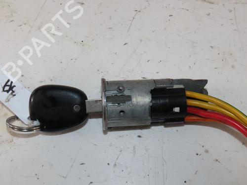 Used Ignition barrel Ignition barrel RENAULT MEGANE I (BA0/1_) 1.6 16V (BA04, BA0B, BA11, BA1J, BA16, BA19, BA1K, BA1V,... (107 hp) 39755748 39755748