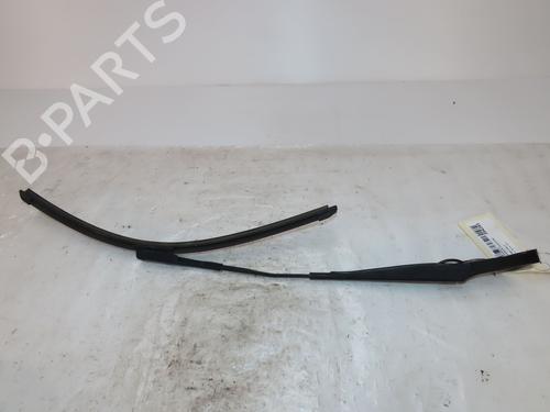 Used Front windshield wiper arm MINI MINI CLUBMAN (F54) One D (116 hp) 19133584