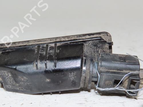 licence-plate-light-vw-golf-vi-5k1-2008-2009-2010-2011-2012-2013-2014-24489802 main image