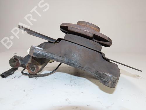Used Left front steering knuckle RENAULT CLIO V (B7_) 1.5 Blue dCi 85 (B7AG) (86 hp) 29929827