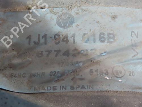 Right headlight VW GOLF IV (1J1) 1.6 | BP25886167C29