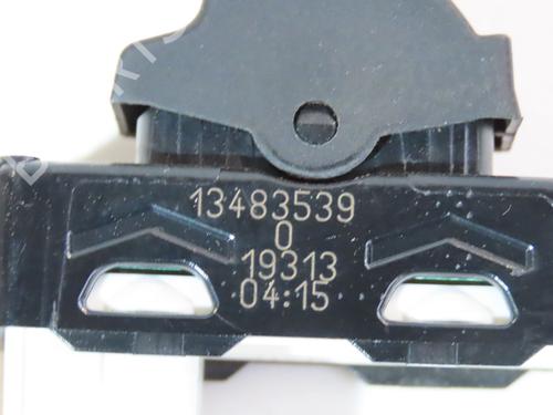 Højre bagtil elrude kontakt OPEL CROSSLAND X / CROSSLAND (P17, P2QO) 1.2 (75) (110 hp) 29551482
