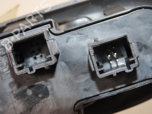 Used Left front window switch PEUGEOT 5008 (0U_, 0E_) 1.6 HDi (112 hp) 31151985