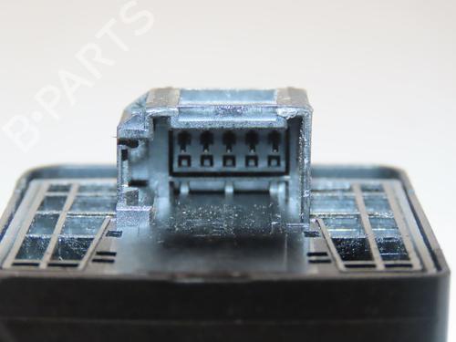 Used Left front window switch AUDI TT (8J3) 2.0 TFSI (211 hp) 31372265