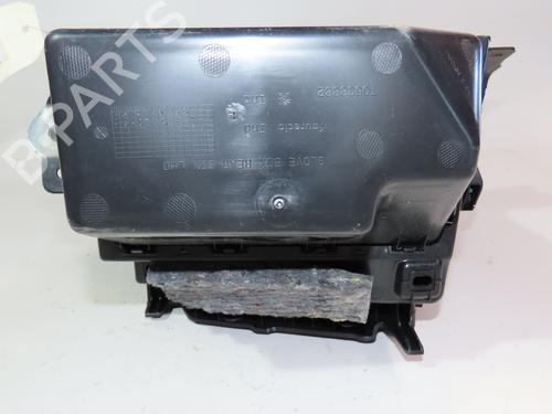 Used Glove box PEUGEOT 208 II (UB_, UP_, UW_, UJ_) 1.5 BlueHDI 100 (102 hp) 29577798