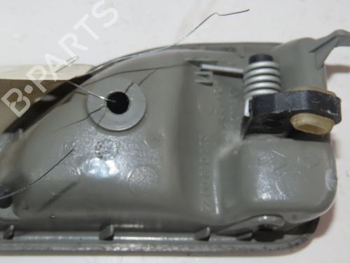 Venstre fortil invendig håndtag RENAULT TWINGO I (C06_) 1.2 16V (C06C, C06D, C06K) (75 hp) 25981388