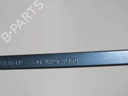 Used Front windshield wiper arm PEUGEOT 208 I (CA_, CC_) 1.6 HDi / BlueHDi 75 (75 hp) 24521132