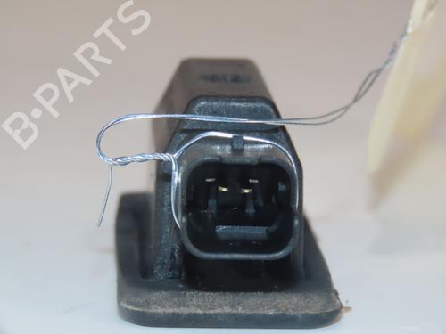 Éclairage de plaque d'immatriculation PEUGEOT 208 I (CA_, CC_) 1.2 VTI 82 (82 hp) 30893015