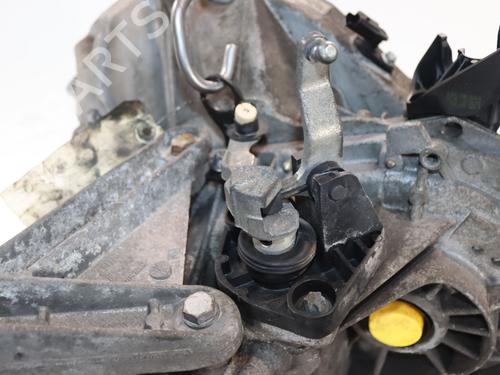 gearbox-renault-clio-iii-br01-cr01-2005-2006-2007-2008-2009-2010-2011-2012-2013-2014-39660066 main image