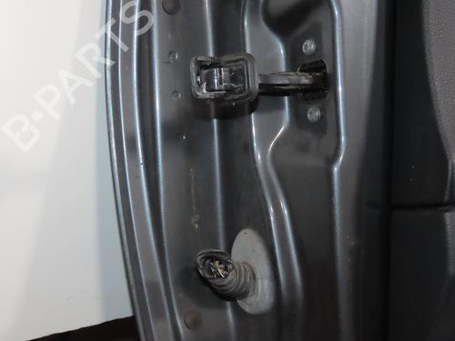 Used Right front door Right front door 39572481 39572481